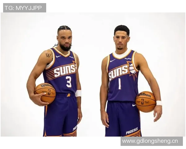 布克末节神勇三分狂飙34分5板10助却难阻球队失利