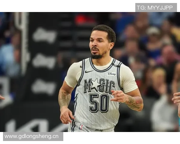 科尔安东尼盛赞字母特纳为顶尖前场球员掩护体验如同神仙般完美